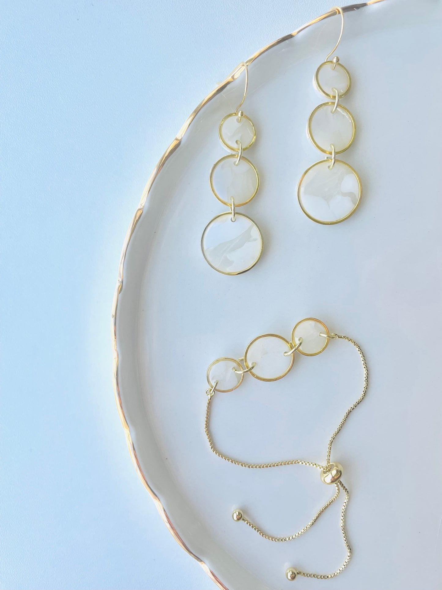 Gold Marble Cirlcle Drop Earrings