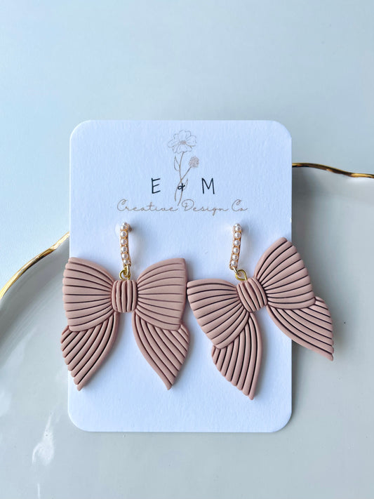 Bows & Pearls