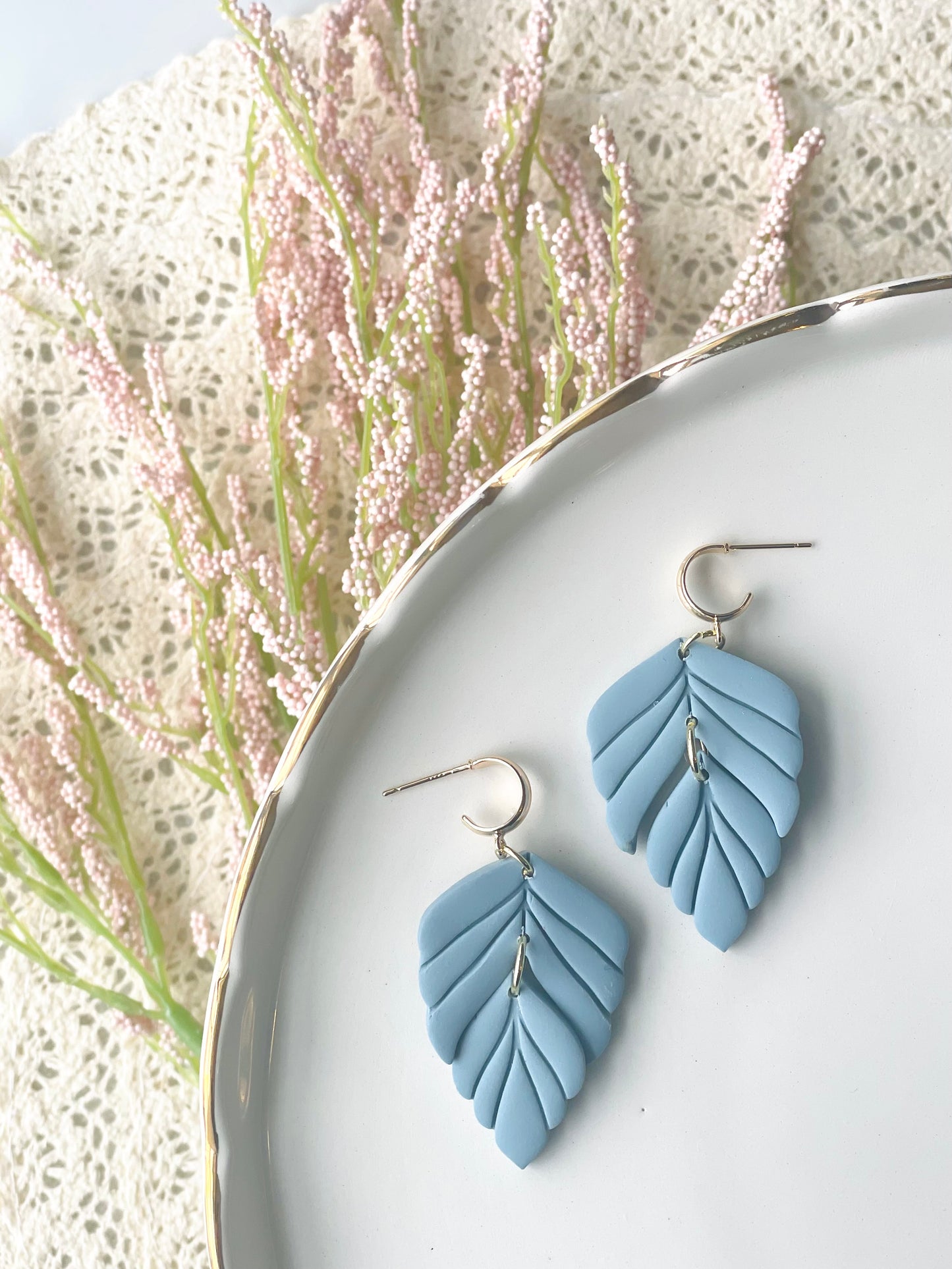 Feather dangle earrings (multiple choices)